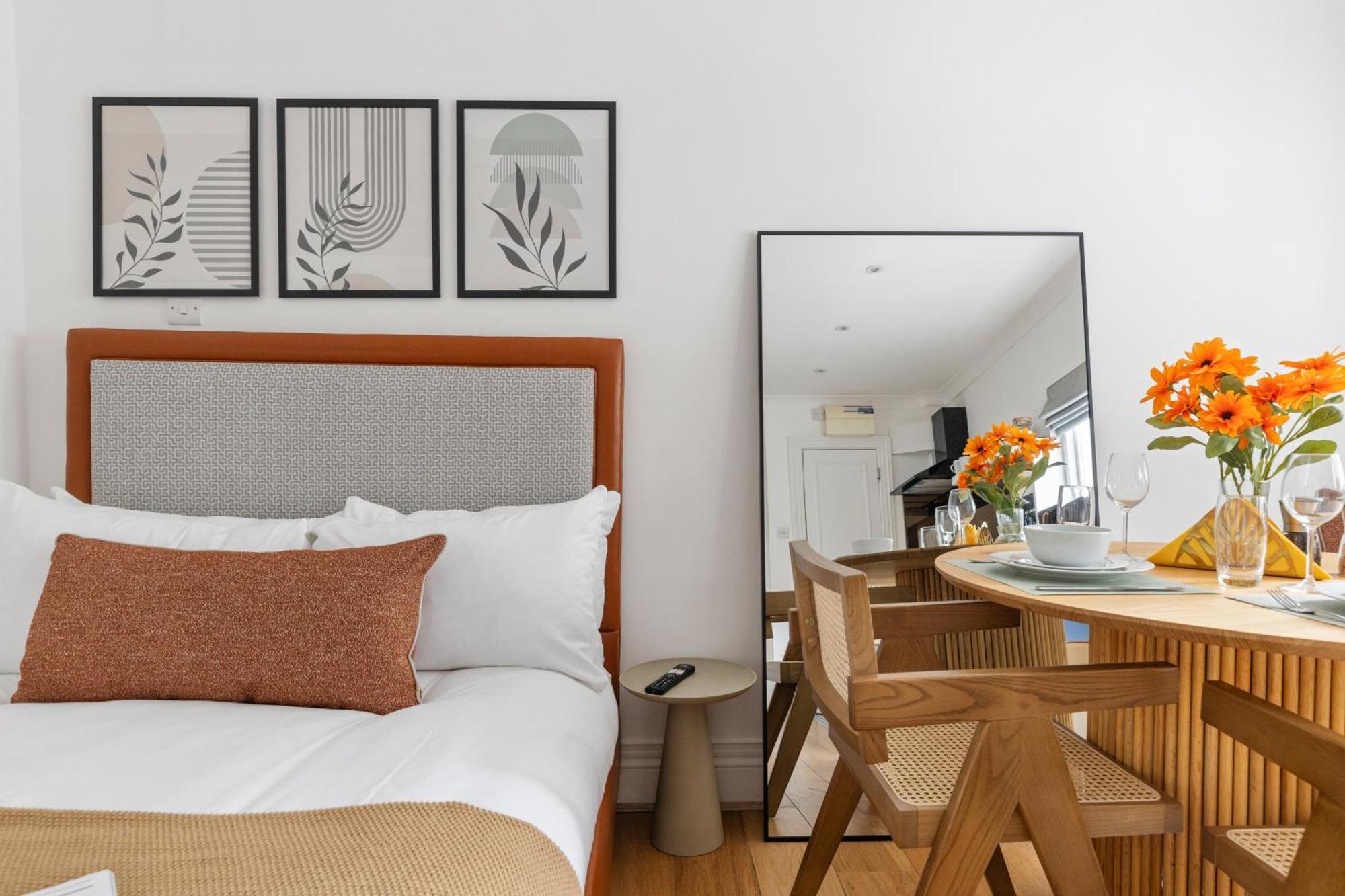 Luxurious Studio Retreat - La Reserve Knightsbridge 런던 외부 사진